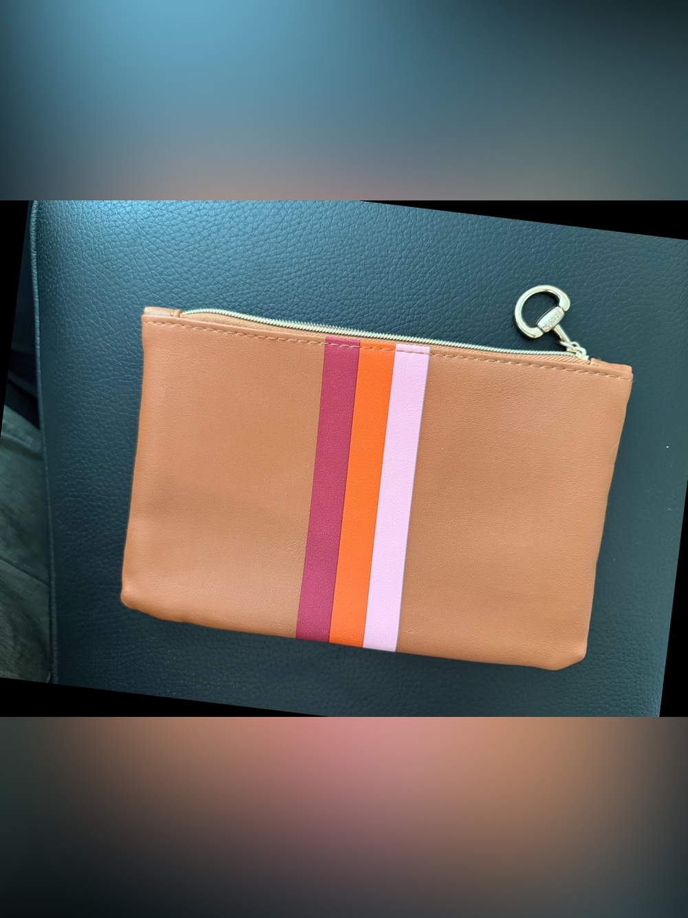 ⚠️ 5/25: Ipsy Tan Stripe Leather Makeup Bag